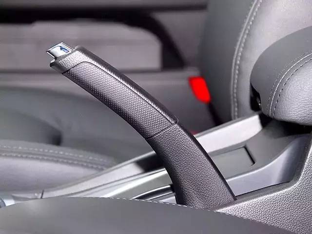 摩擦片在鼓式制動內(nèi)的作用